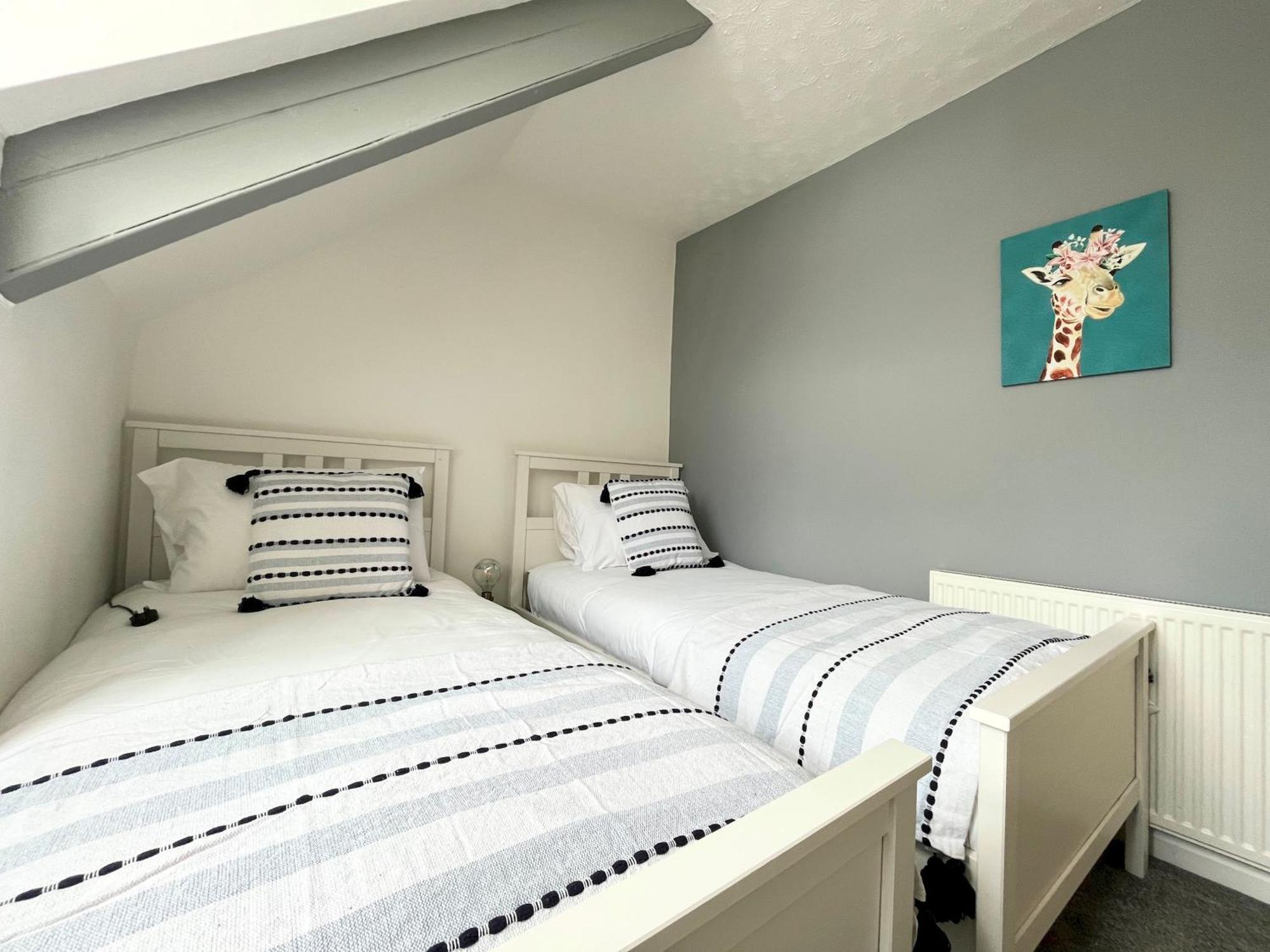 Spacious Home Near Seafront & Train Station 5 Bed Sleeps 10- Central 彭赞斯 外观 照片